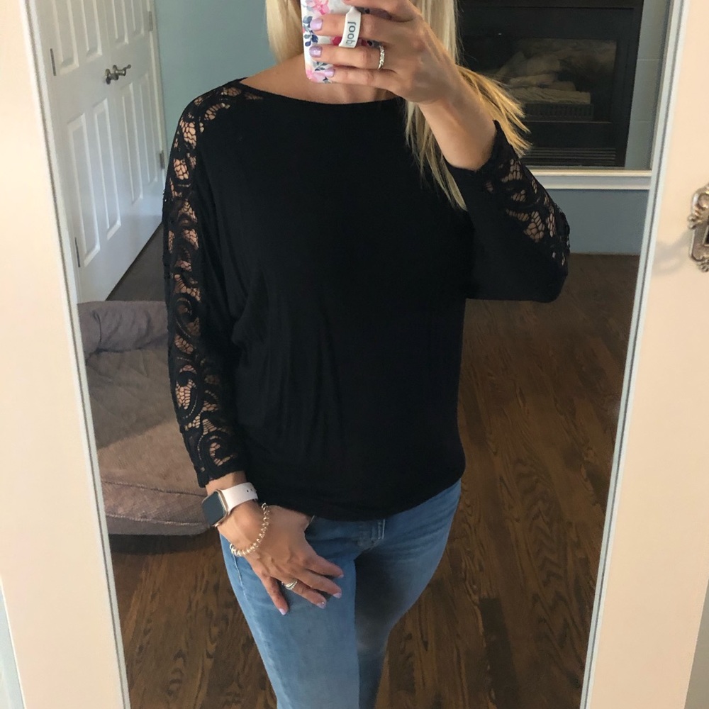 Black tunic with lace by Loveappella